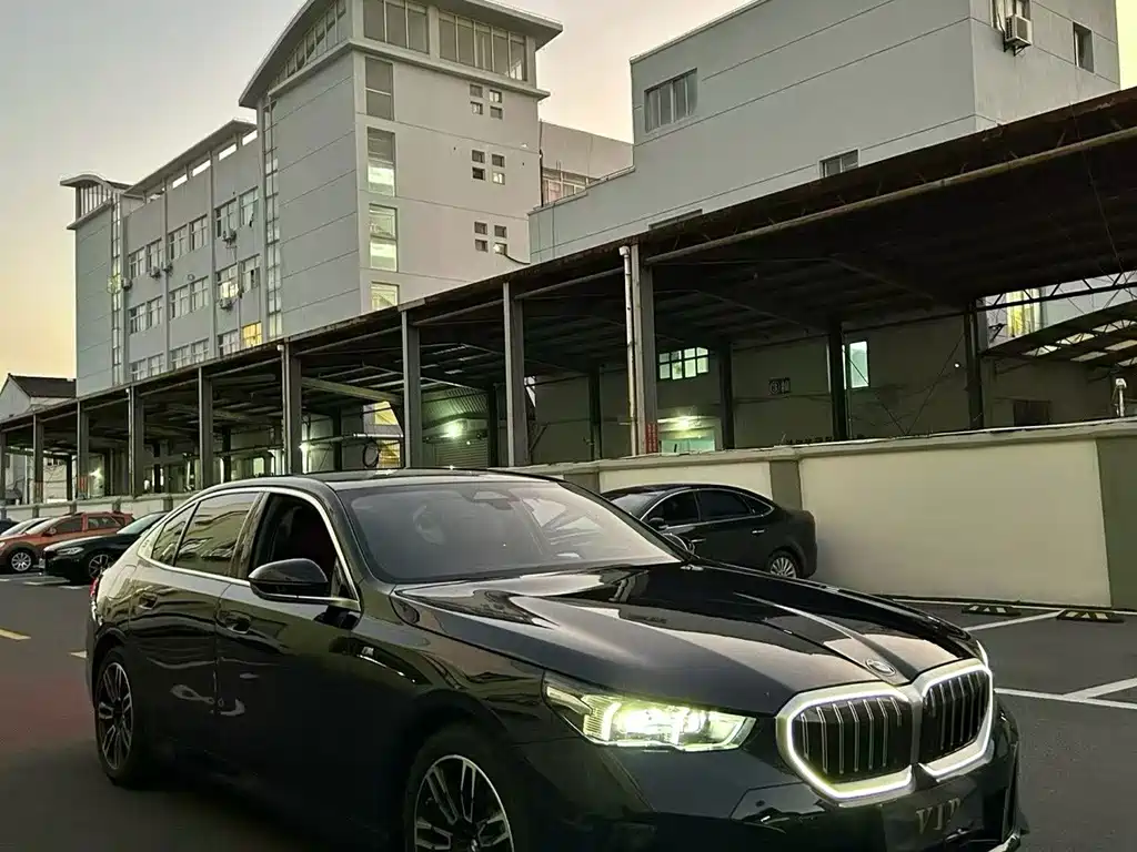 BMW 5 Series — фото 2