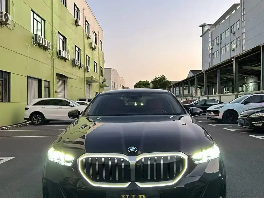 BMW 5 Series — фото 3