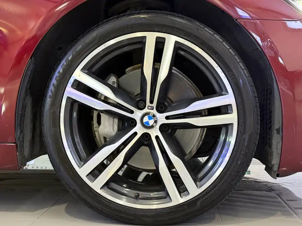 BMW 7 Series — фото 18