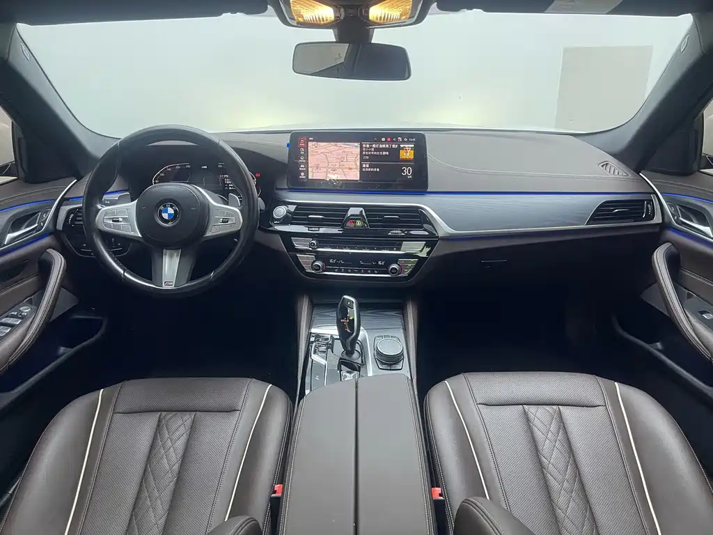 BMW 5 Series — фото 14