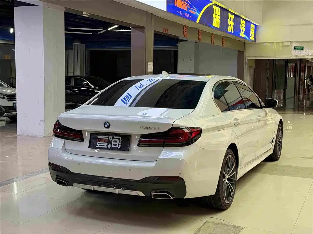 BMW 5 Series — фото 4