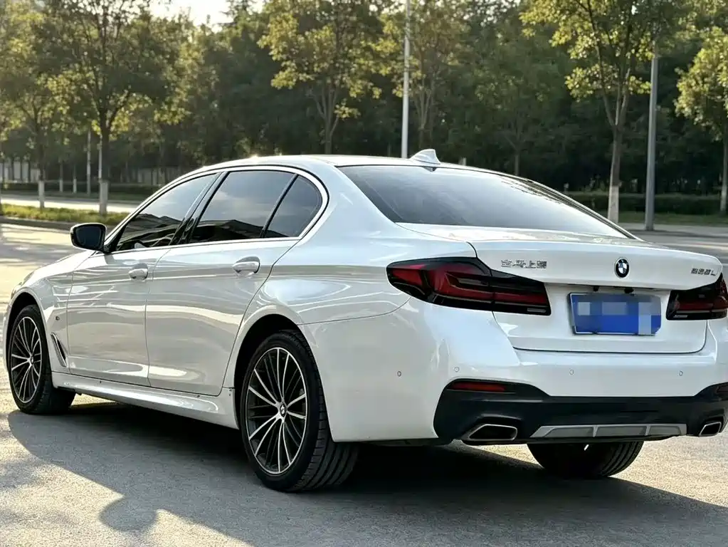 BMW 5 Series — фото 6