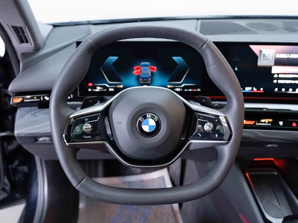 BMW 5 Series — фото 14