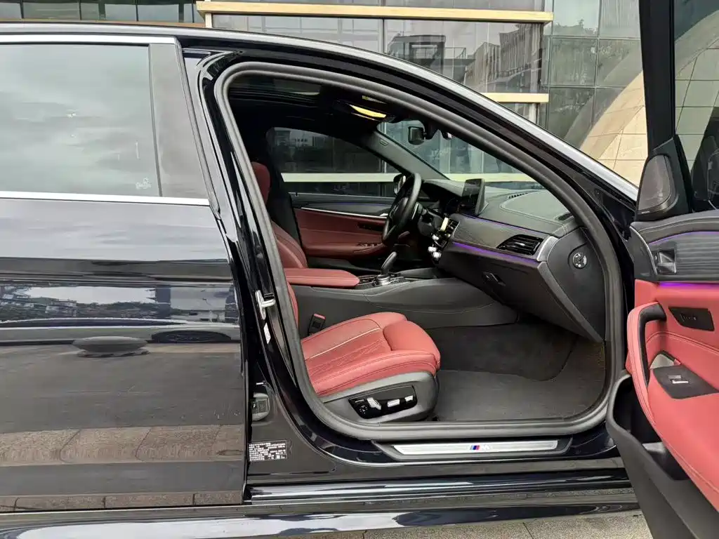 BMW 5 Series — фото 15