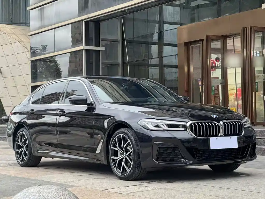 BMW 5 Series — фото 17