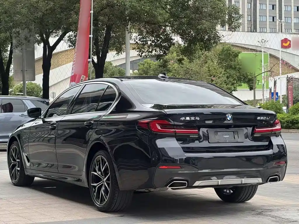 BMW 5 Series — фото 20
