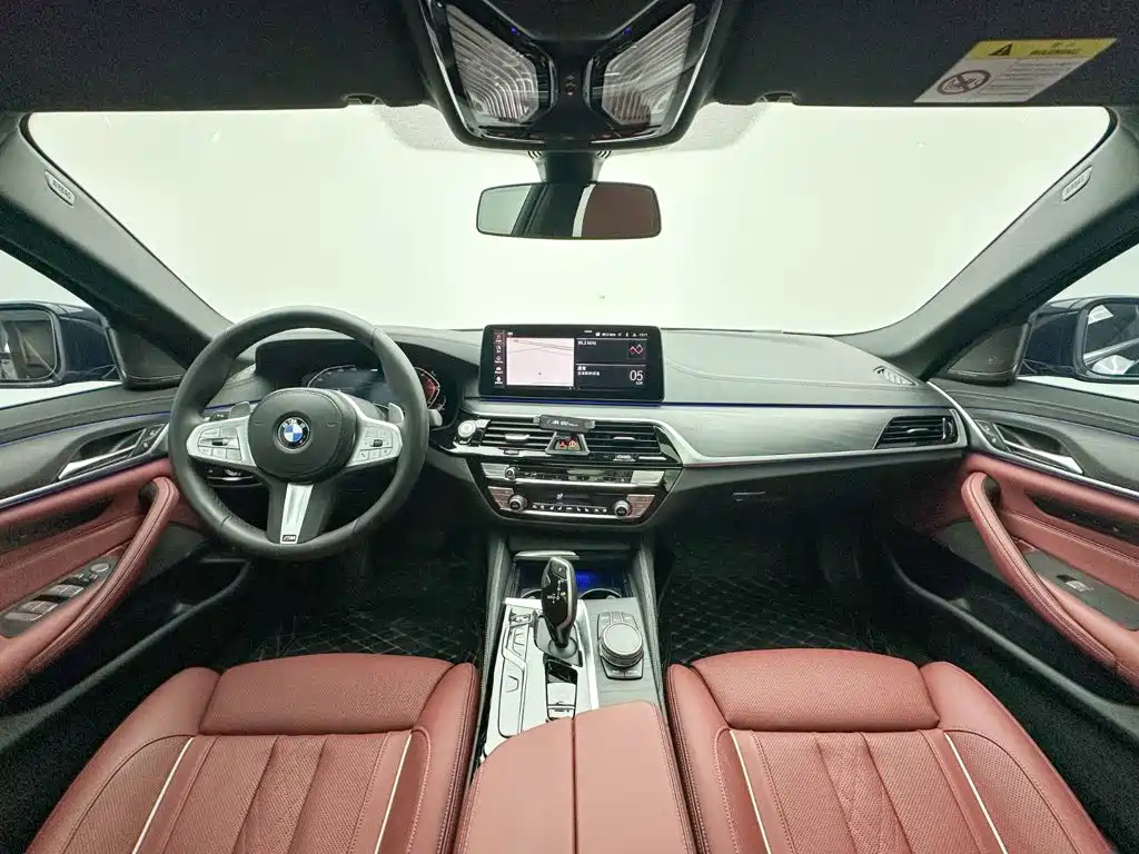 BMW 5 Series — фото 19