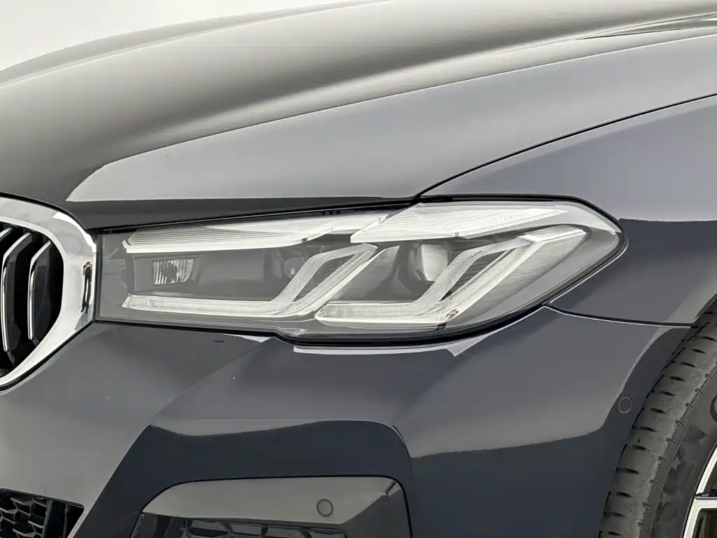 BMW 5 Series — фото 26