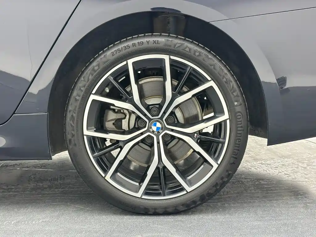 BMW 5 Series — фото 29