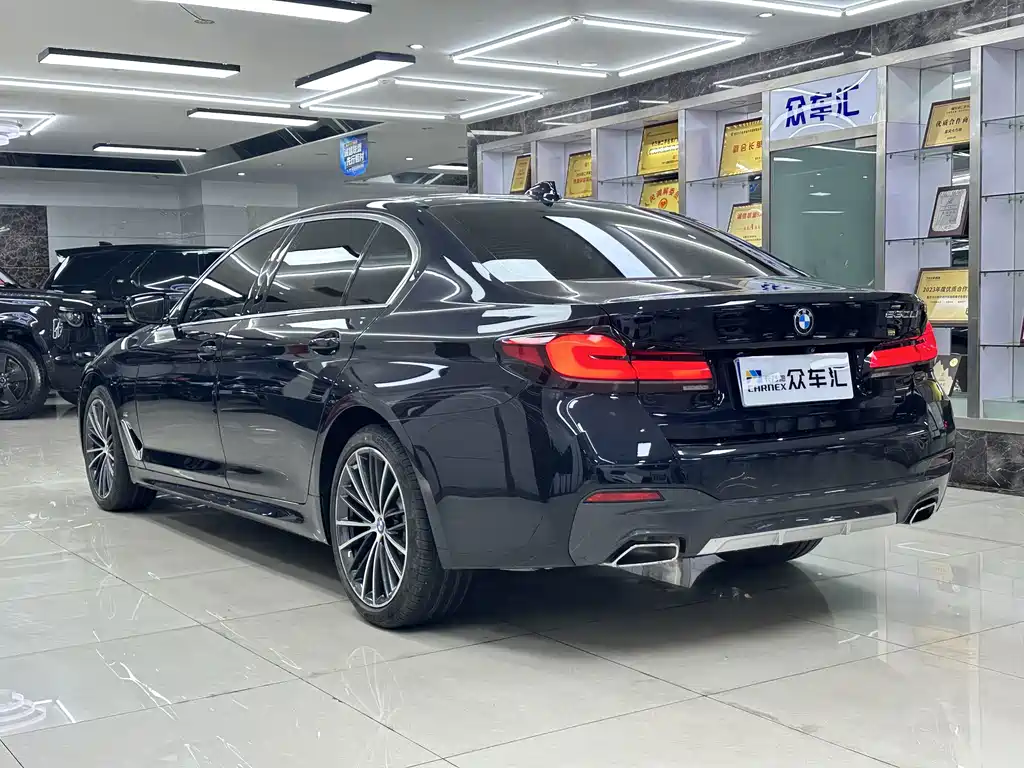 BMW 5 Series — фото 4