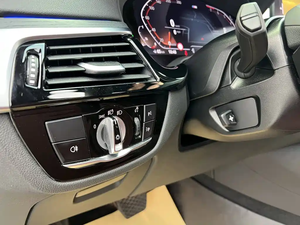 BMW 5 Series — фото 23
