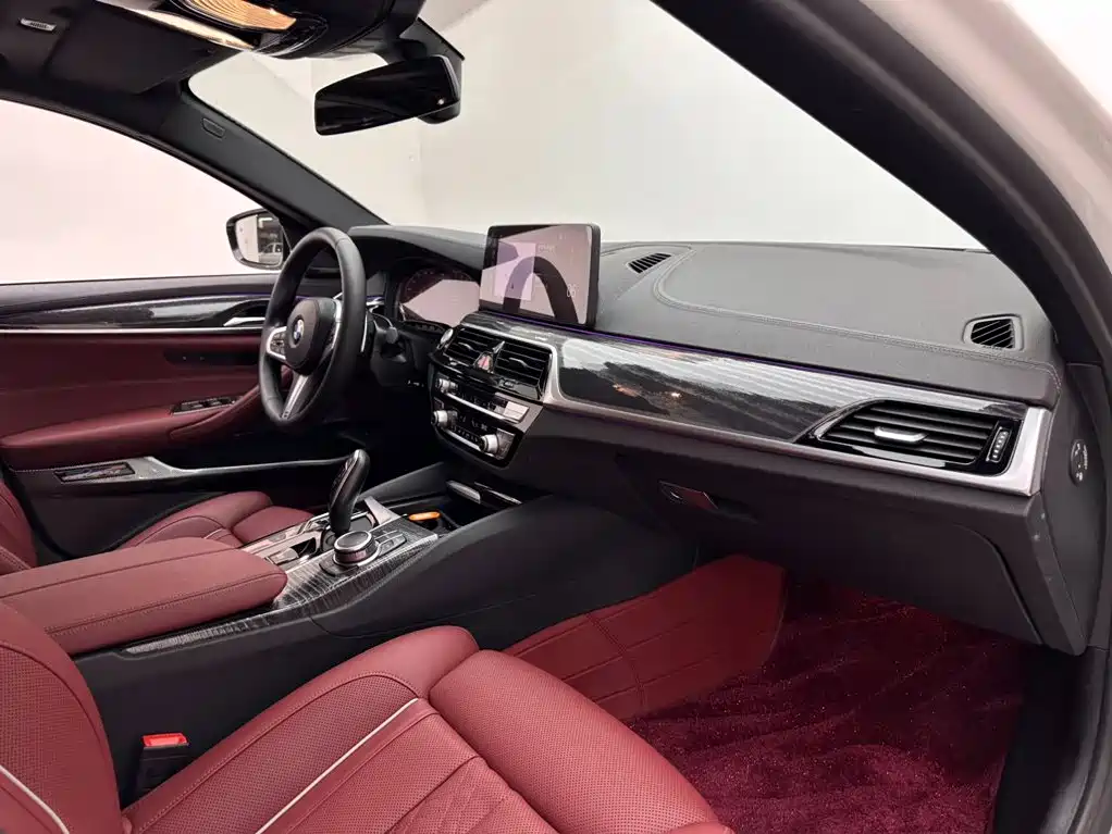 BMW 5 Series — фото 11