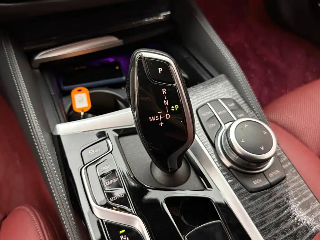 BMW 5 Series — фото 16