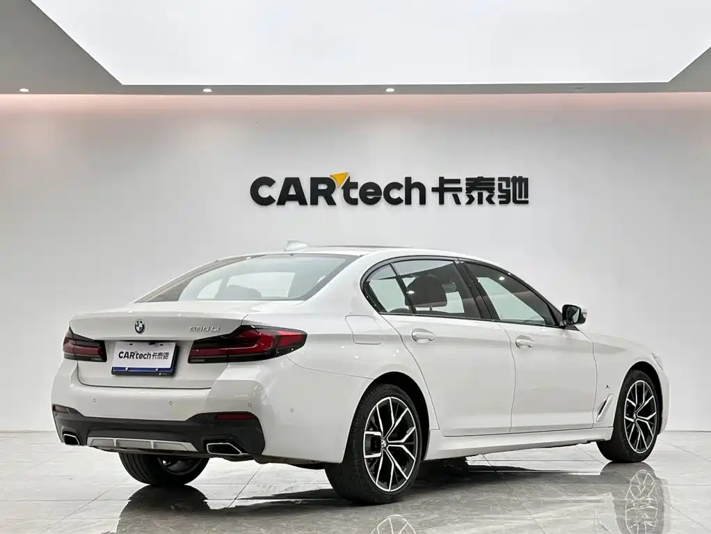 BMW 5 Series — фото 5