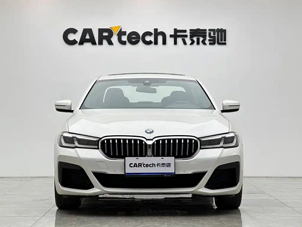 BMW 5 Series — фото 7