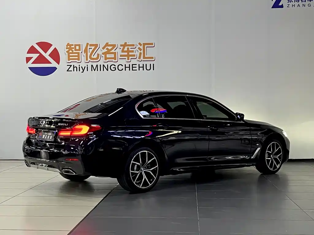BMW 5 Series — фото 11
