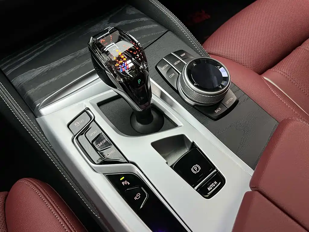 BMW 5 Series — фото 15