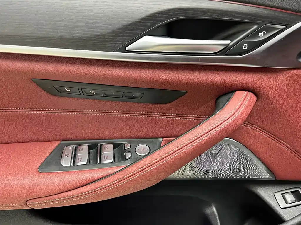 BMW 5 Series — фото 20