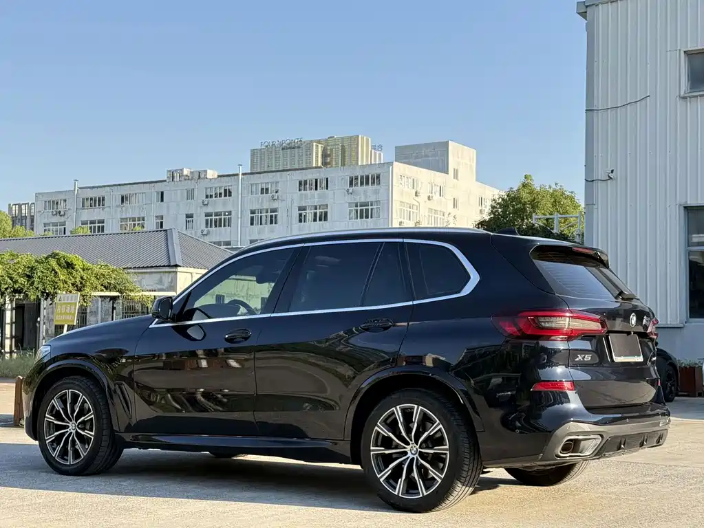 BMW X5 (Import) — фото 7