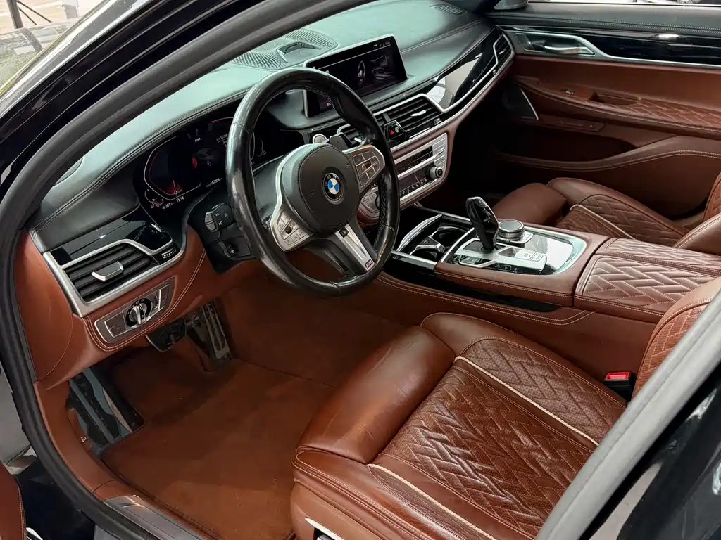 BMW 7 Series — фото 8