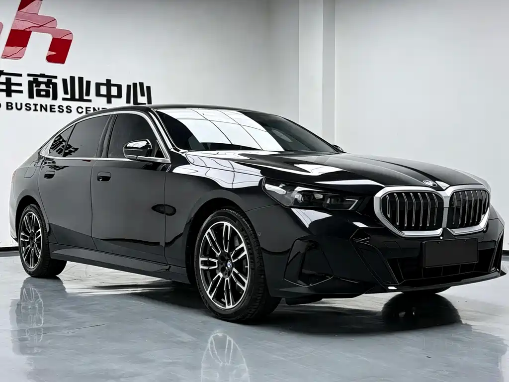 BMW 5 Series — фото 2