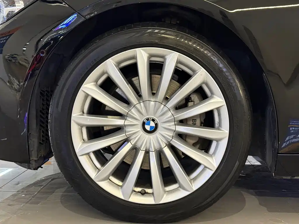 BMW 7 Series — фото 18