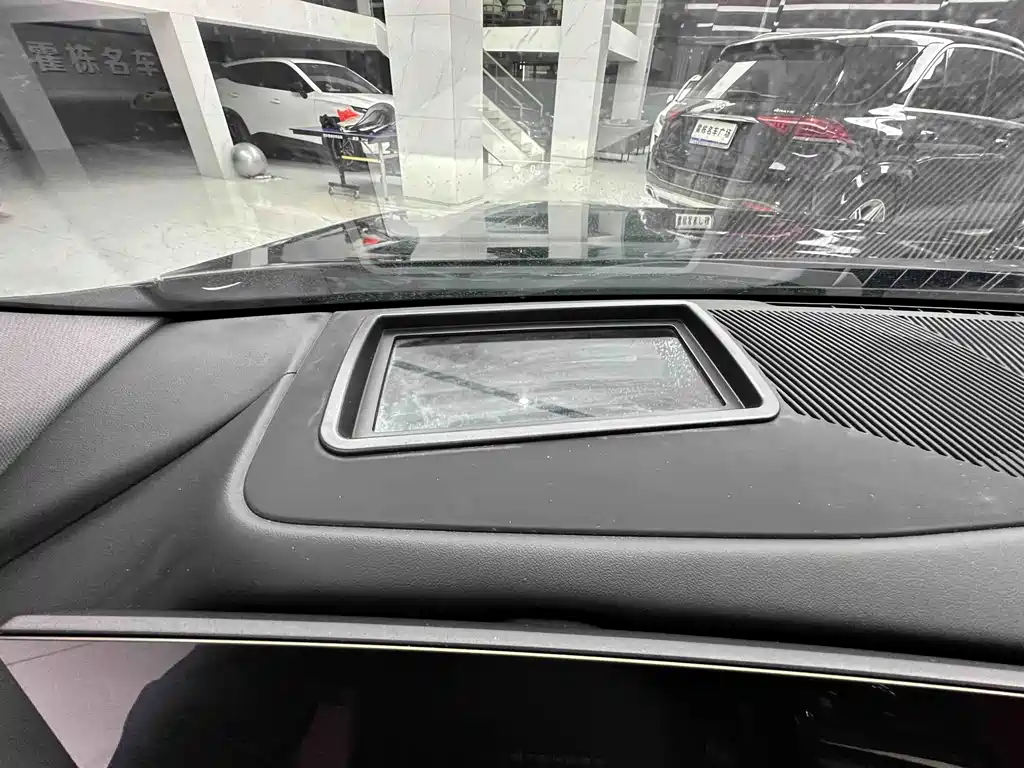 BMW 5 Series — фото 13