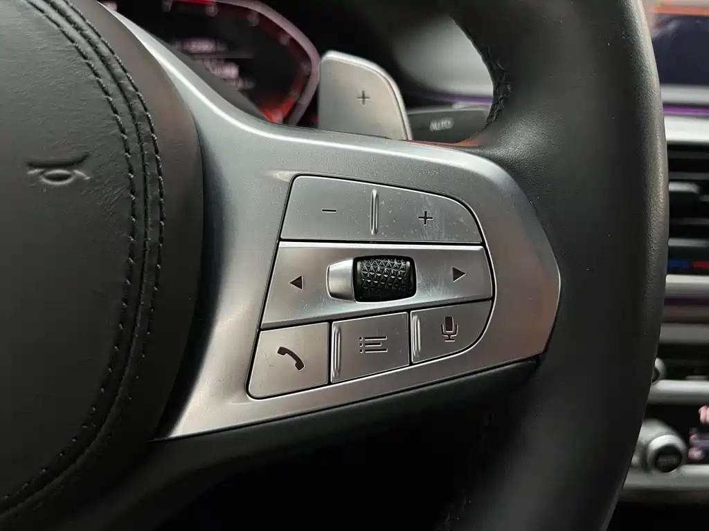 BMW 7 Series — фото 26