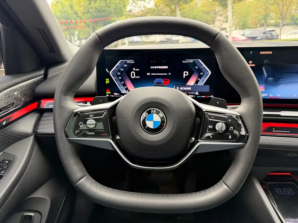 BMW 5 Series — фото 15