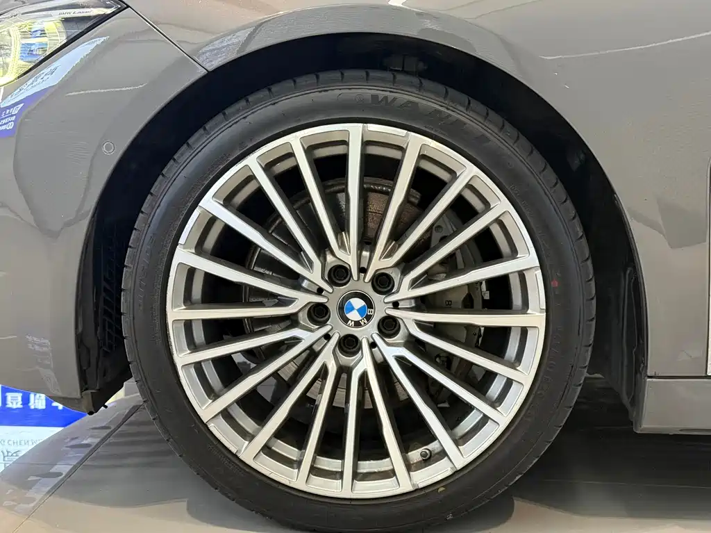 BMW 7 Series — фото 18
