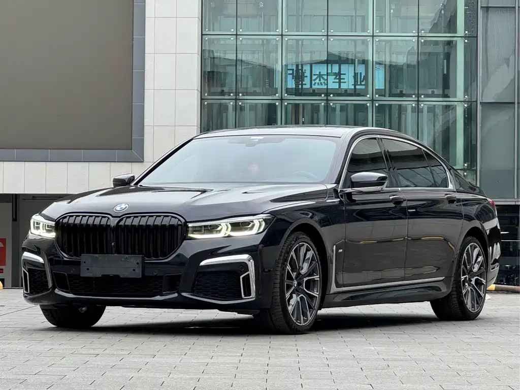 BMW 7 Series — фото 2