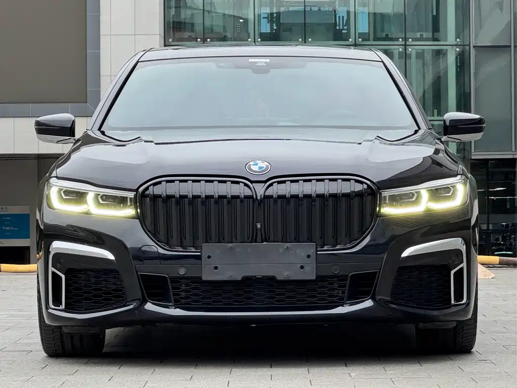 BMW 7 Series — фото 3