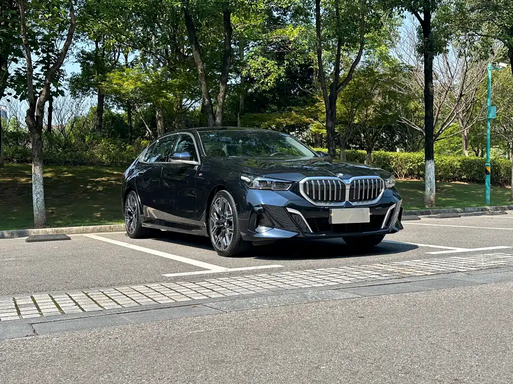 BMW 5 Series — фото 3