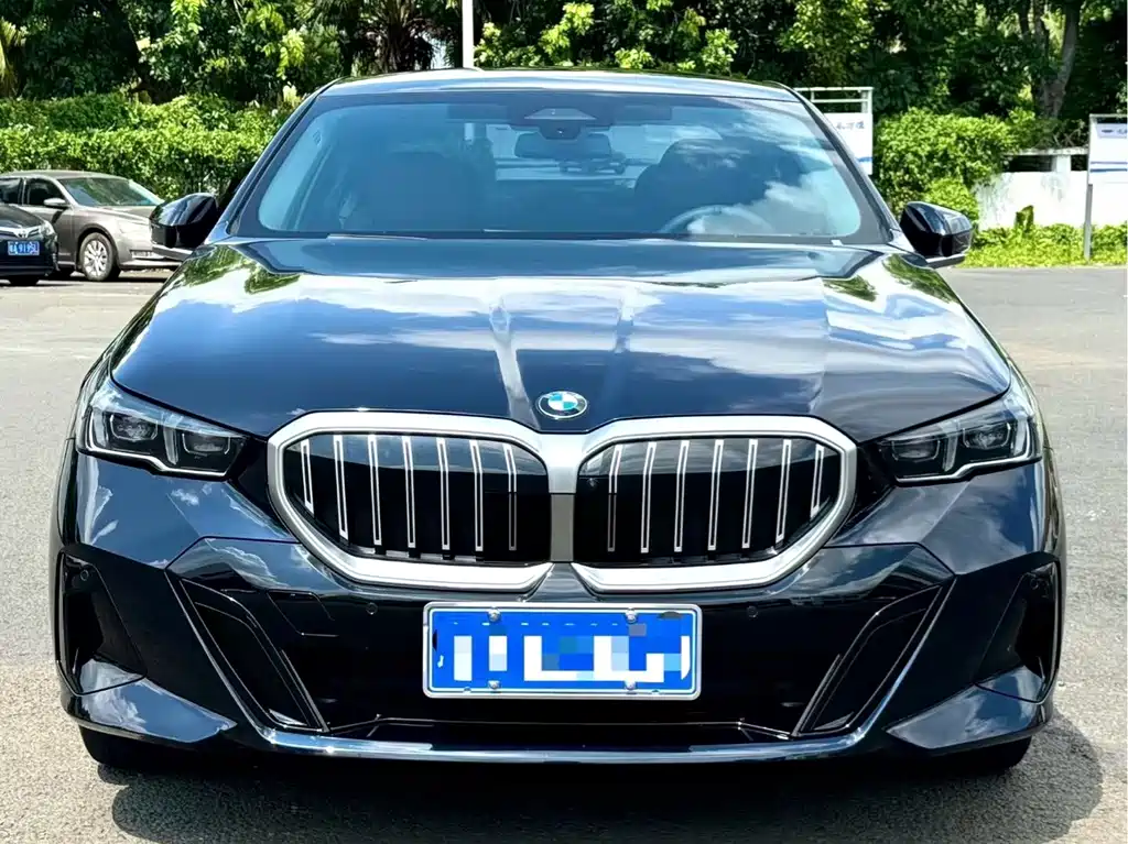 BMW 5 Series — фото 2