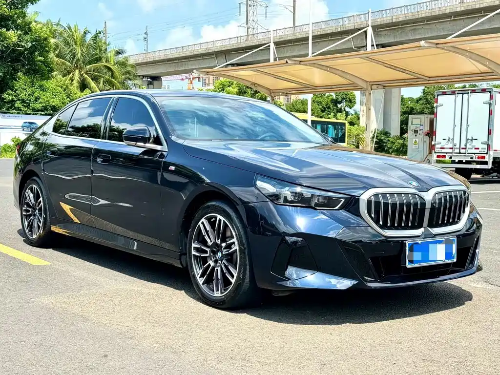 BMW 5 Series — фото 3