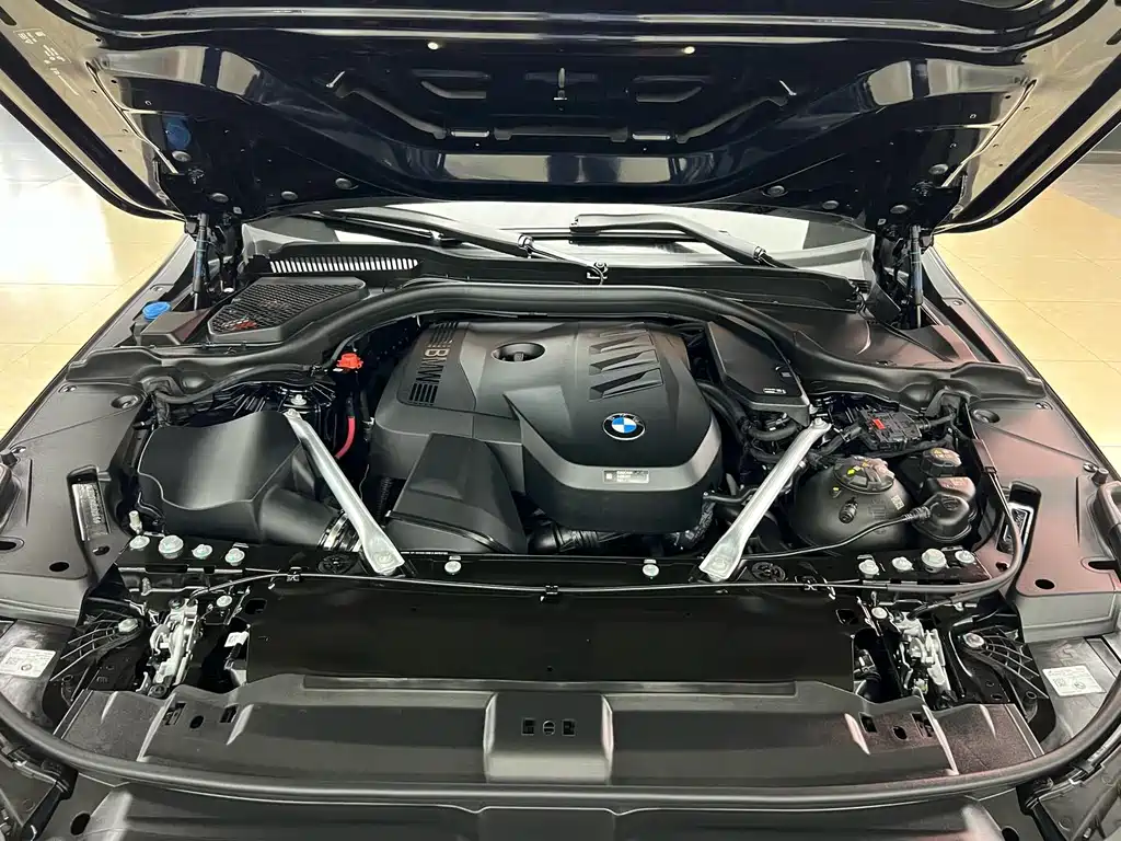 BMW 5 Series — фото 27