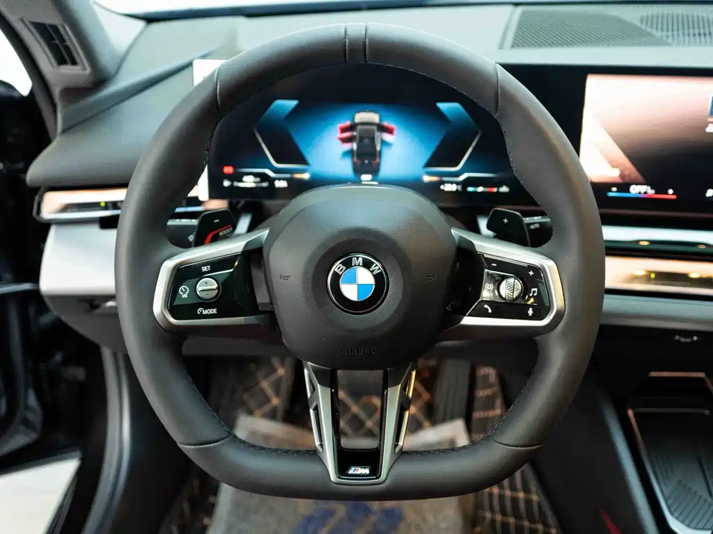 BMW 5 Series — фото 15