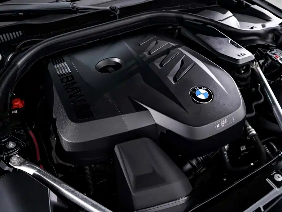 BMW 5 Series — фото 13