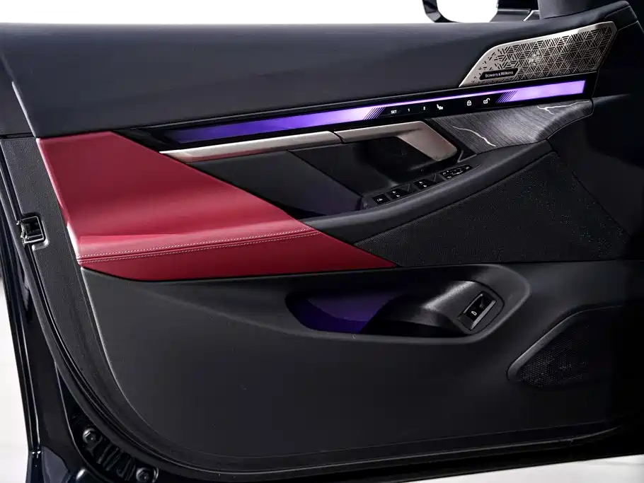 BMW 5 Series — фото 17