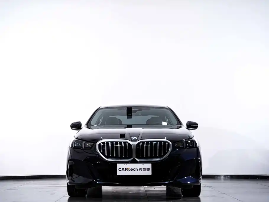 BMW 5 Series — фото 3