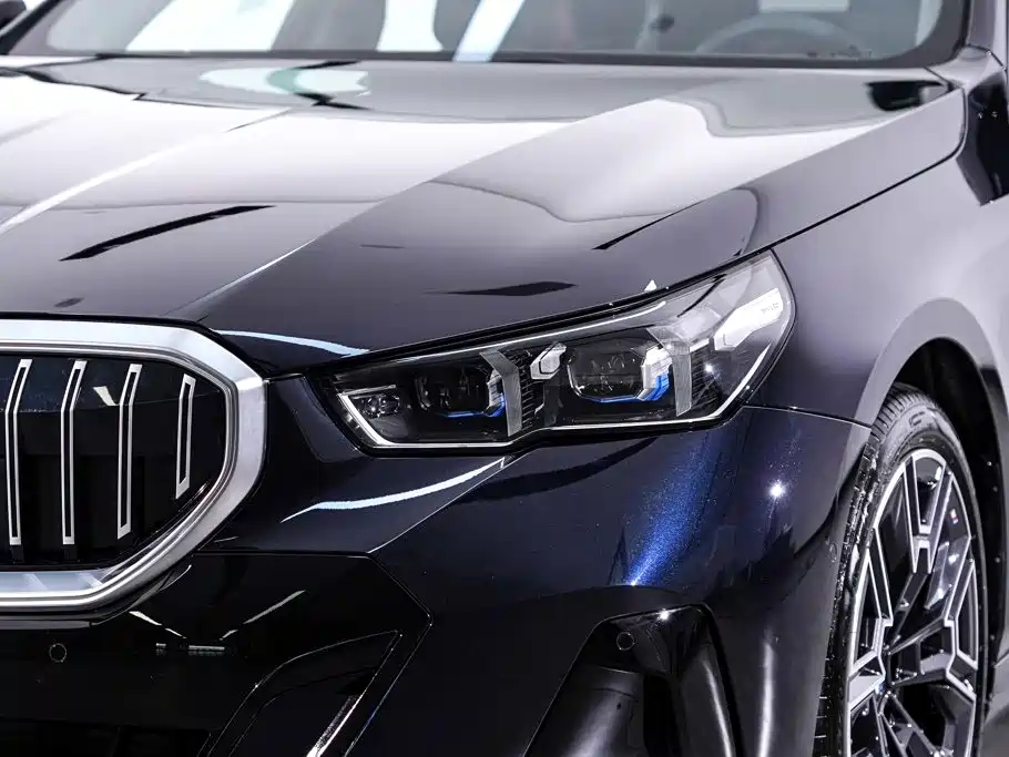 BMW 5 Series — фото 10