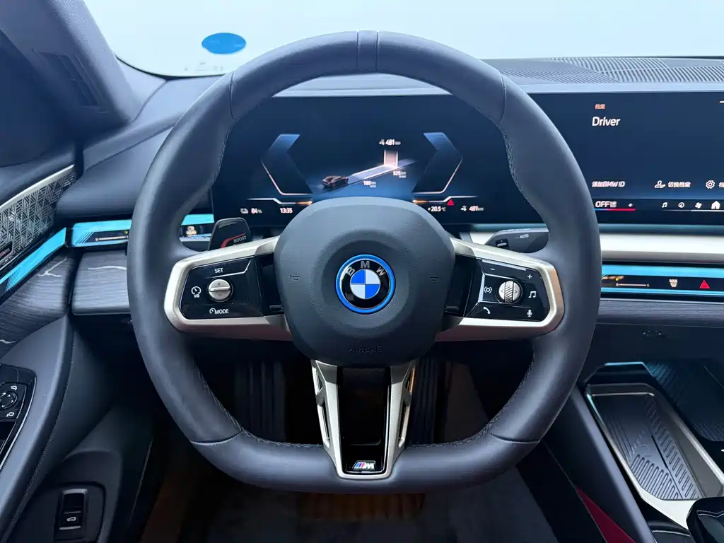 BMW i5 — фото 15