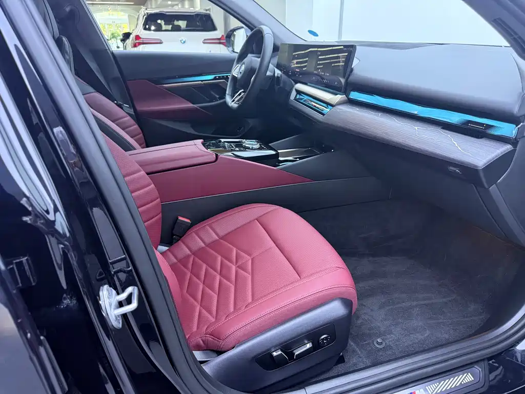 BMW i5 — фото 17
