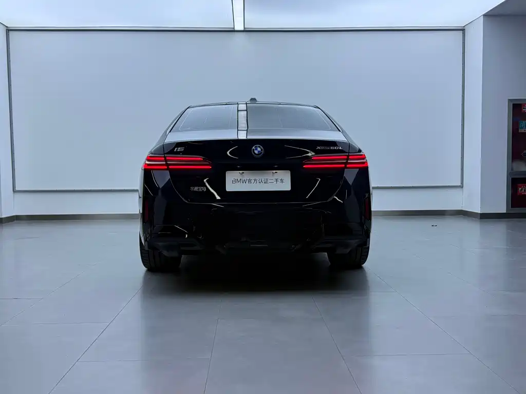 BMW i5 — фото 5