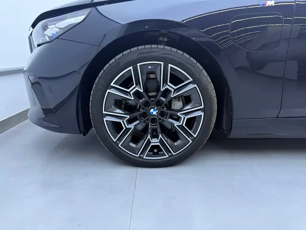 BMW i5 — фото 7