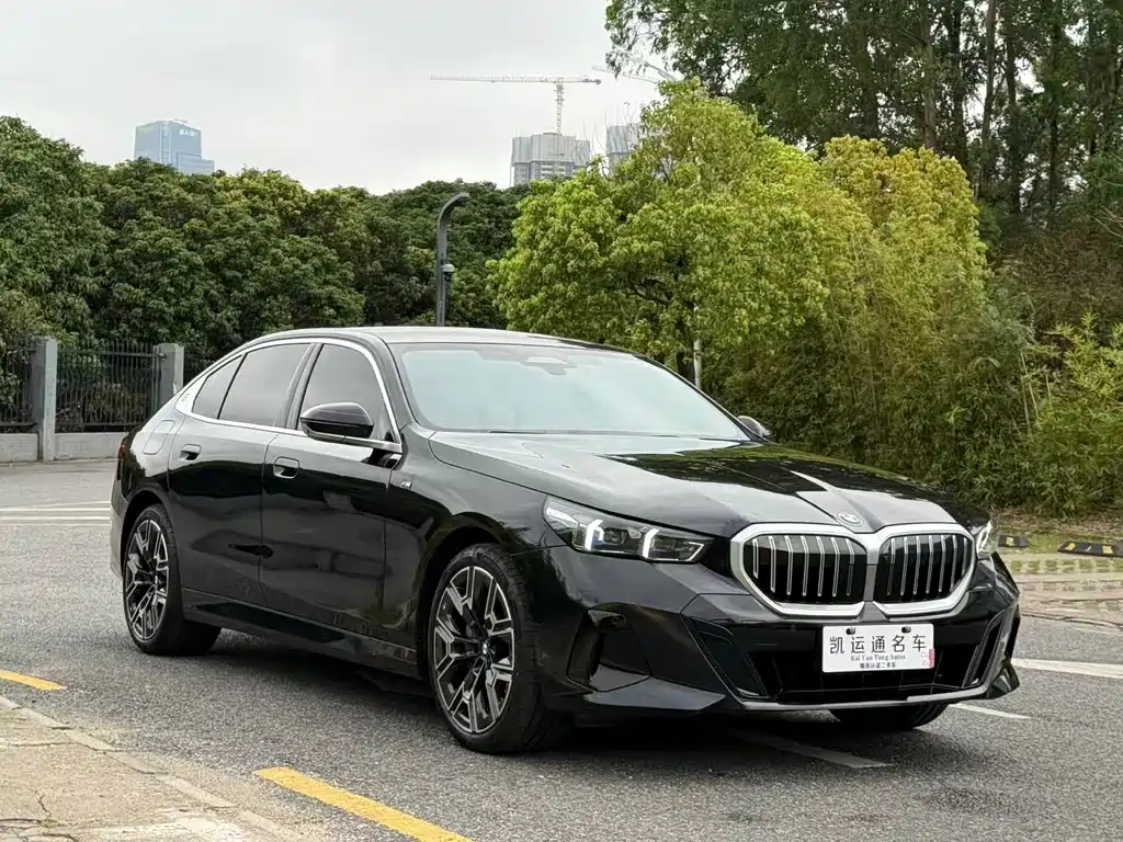 BMW 5 Series — фото 3