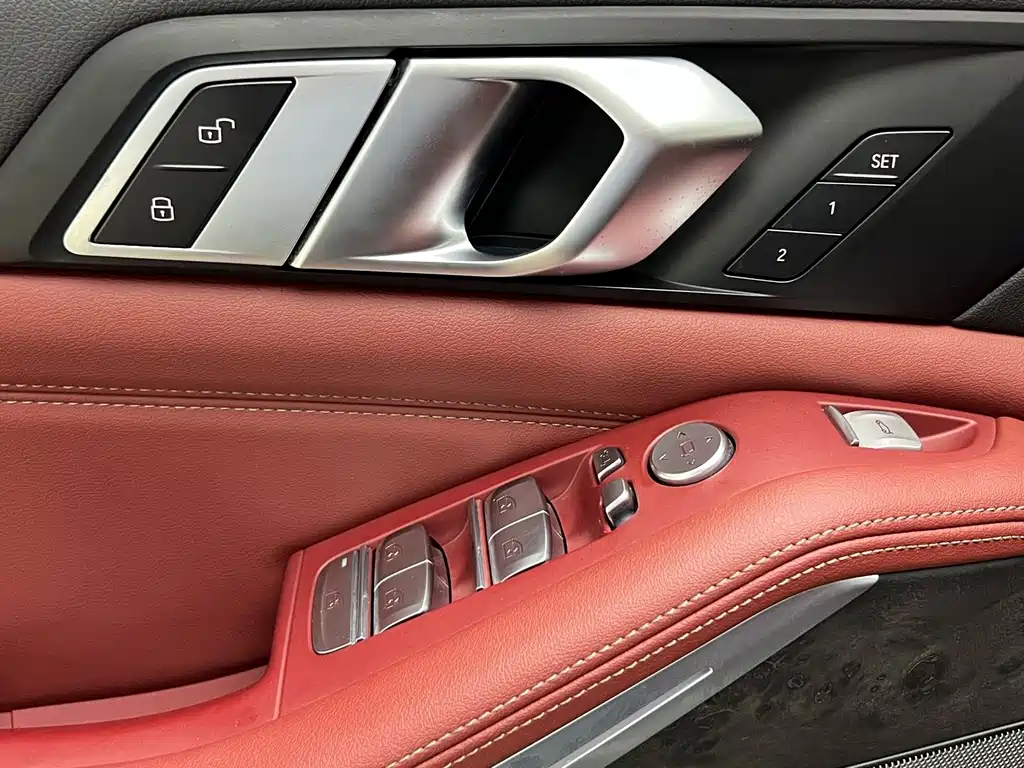 BMW X5 — фото 21