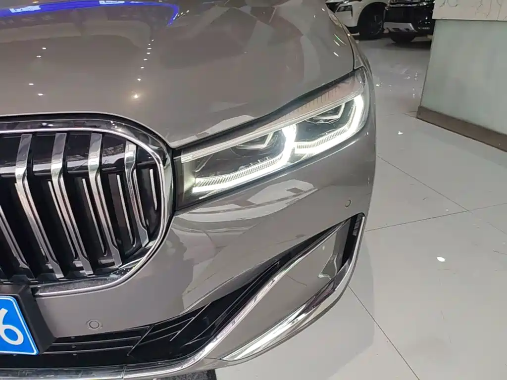 BMW 7 Series — фото 24