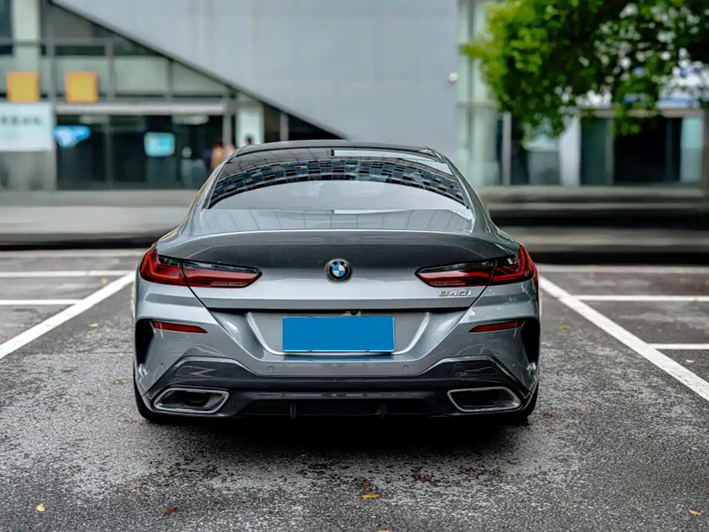 BMW 8 Series — фото 5