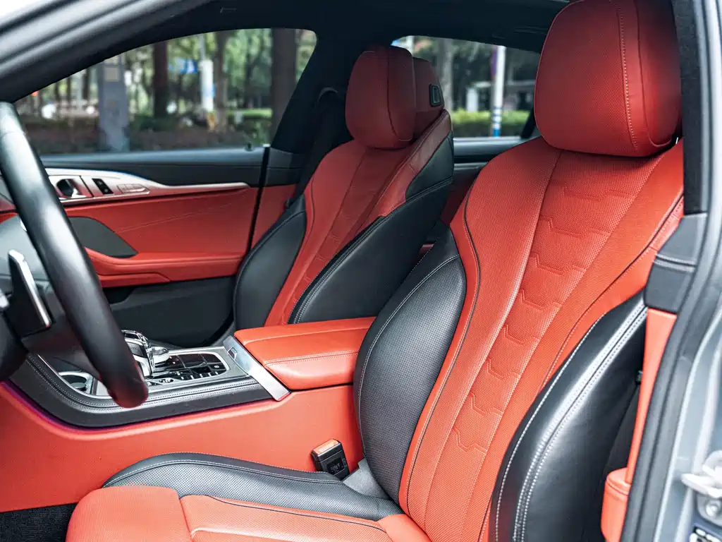 BMW 8 Series — фото 10